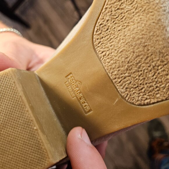 Women's Fergalicious Shoes by Fergi. Size 8.5M.  ITEM #196 - Picture 6 of 6